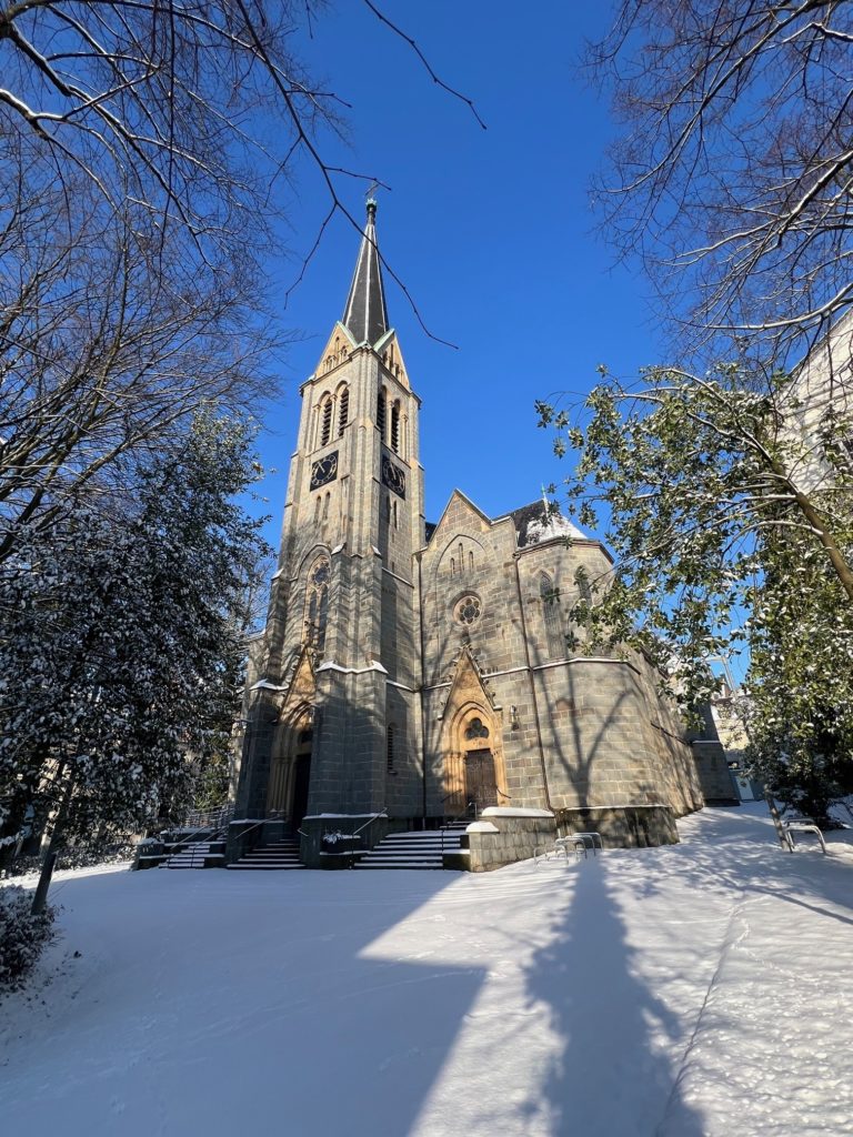 Kirche im Schnee